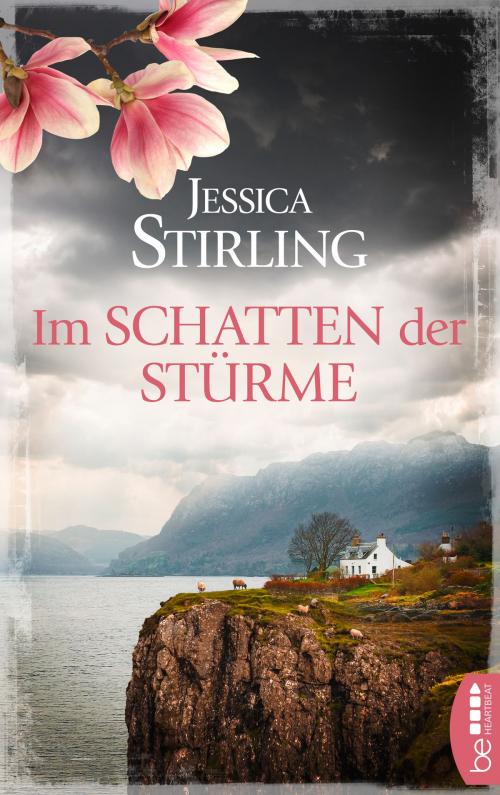 Cover of the book Im Schatten der Stürme by Jessica Stirling, beHEARTBEAT