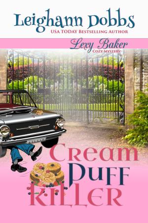 Cover of the book Cream Puff Killer by Leighann Dobbs
