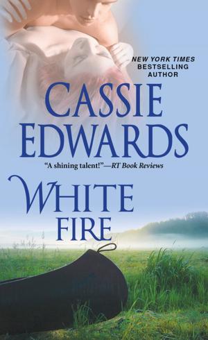 Cover of the book White Fire by Jennifer Gracen