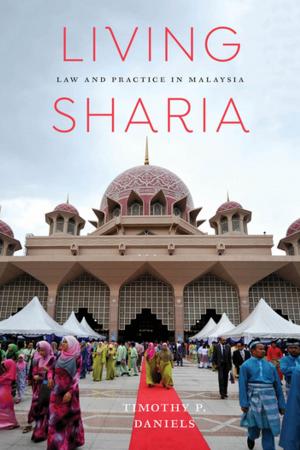 Book cover of Living Sharia