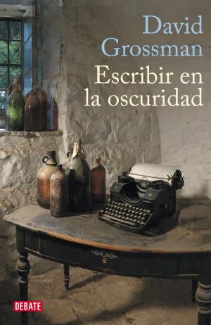 Cover of the book Escribir en la oscuridad by Joanna Moutafi, Ian Newcombe
