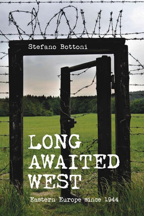 Cover of the book Long Awaited West by Stefano Bottoni, Indiana University Press