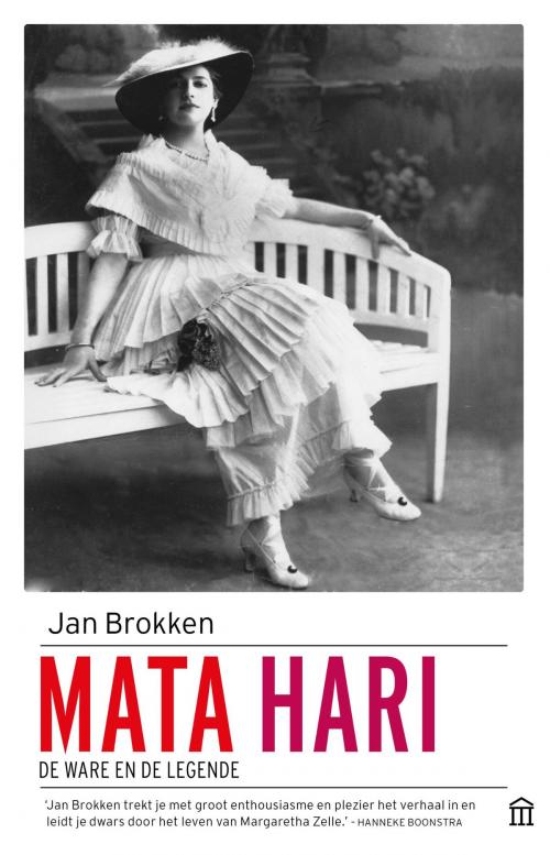 Cover of the book Mata Hari by Jan Brokken, Atlas Contact, Uitgeverij