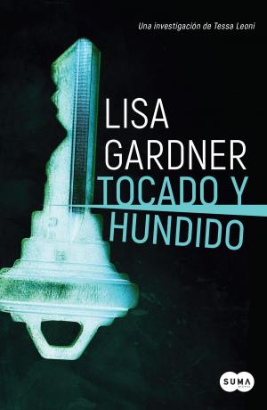 Cover of the book Tocado y hundido (Tessa Leoni 3) by Ellis Peters