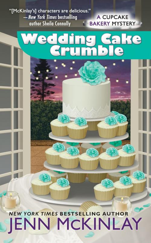 Cover of the book Wedding Cake Crumble by Jenn McKinlay, Penguin Publishing Group