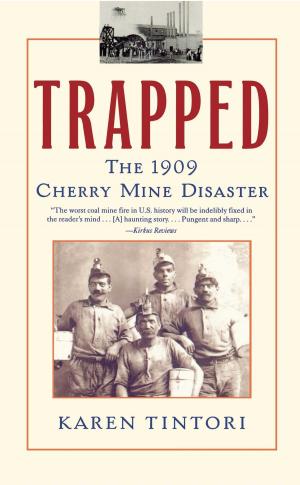 Cover of the book Trapped by Emily Listfield