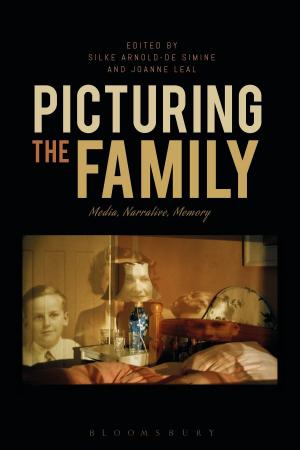Cover of the book Picturing the Family by Iain G MacNeil