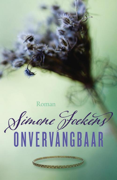 Cover of the book Onvervangbaar by Simone Foekens, VBK Media