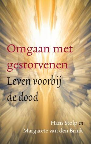 Cover of the book Omgaan met gestorvenen by Charles Martin