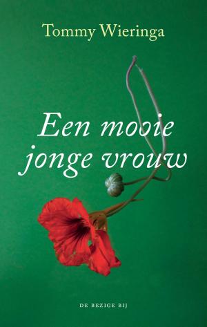 Cover of the book Een mooie jonge vrouw by Peter Buwalda