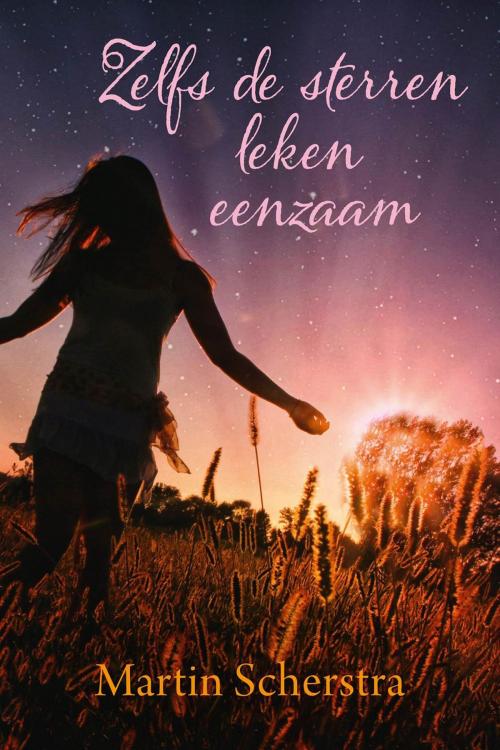 Cover of the book Zelfs de sterren leken eenzaam by Martin Scherstra, VBK Media