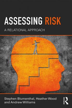Cover of the book Assessing Risk by Joe R. Feagin, Kimberley Ducey