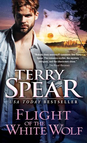 Cover of the book Flight of the White Wolf by Terry Gaspard, Tracy Clifford