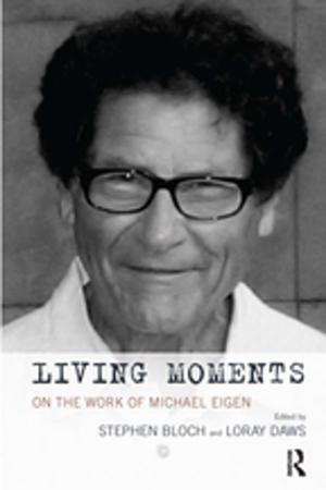 Cover of the book Living Moments by Peter MacDonald Eggers