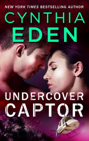 Book cover of Undercover Captor