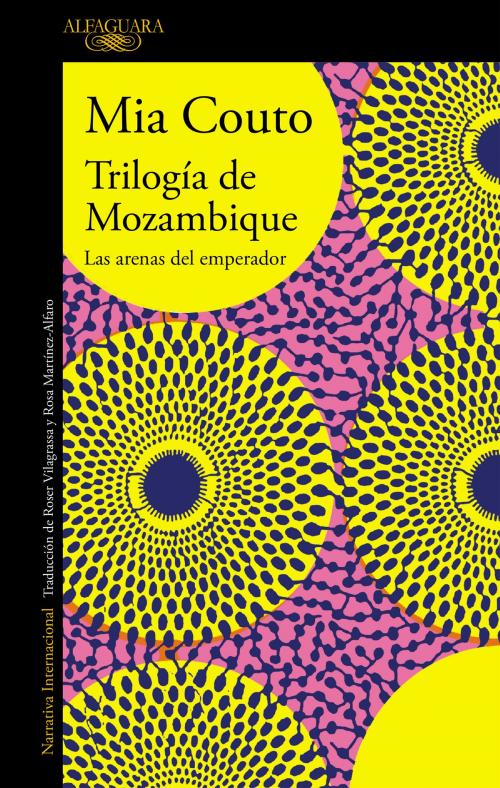 Cover of the book Trilogía de Mozambique by Mia Couto, Penguin Random House Grupo Editorial España