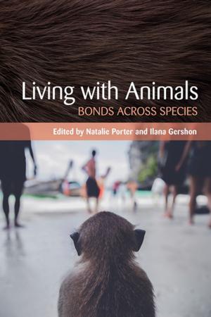 Cover of the book Living with Animals by Morris Bishop