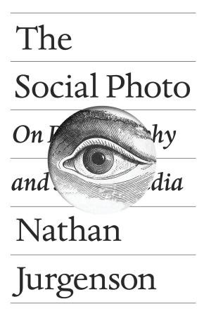 Cover of the book The Social Photo by Douglas Newton