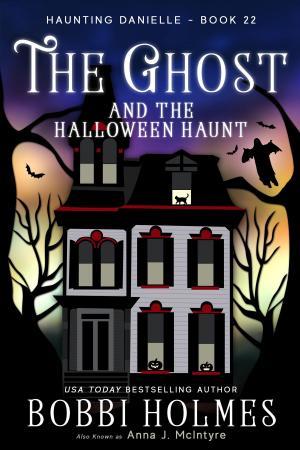 Cover of the book The Ghost and the Halloween Haunt by Cali McKinnon