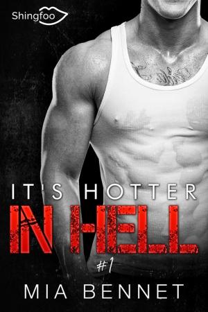 Cover of the book It's hotter in hell Tome 1 by Ella M. Kaye