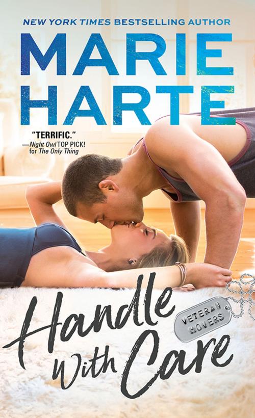 Cover of the book Handle with Care by Marie Harte, Sourcebooks