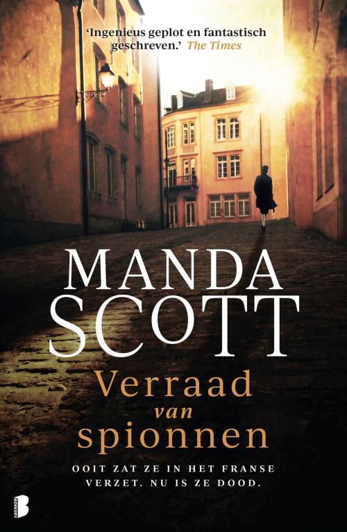 Cover of the book Verraad van spionnen by Manda Scott, Meulenhoff Boekerij B.V.