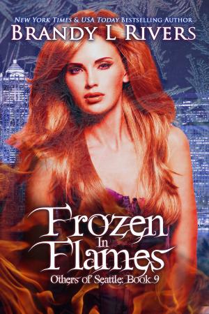 Cover of the book Frozen in Flames by Evelyn Lyes