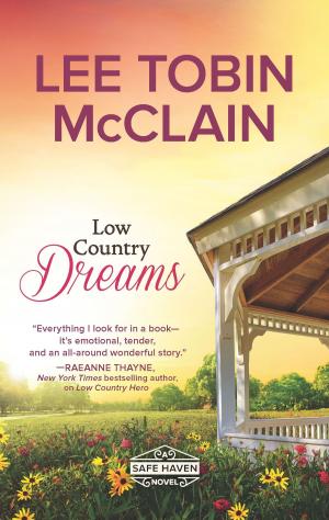 Cover of the book Low Country Dreams by Carole Mortimer, Helen Dickson