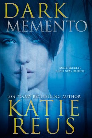 Cover of the book Dark Memento by Jennifer August